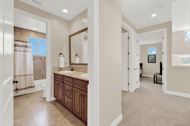 4390 Yuki Ln, Carlsbad, CA 92008