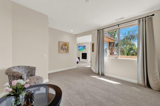 4390 Yuki Ln, Carlsbad, CA 92008