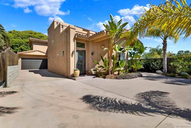 4390 Yuki Ln, Carlsbad, CA 92008