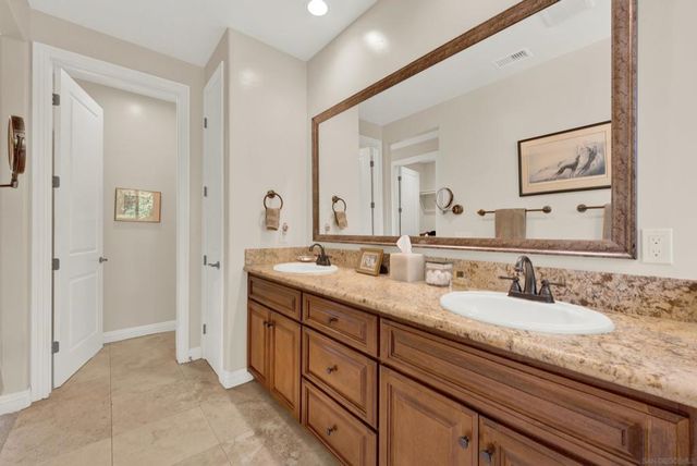 4390 Yuki Ln, Carlsbad, CA 92008