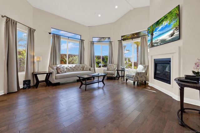 4390 Yuki Ln, Carlsbad, CA 92008