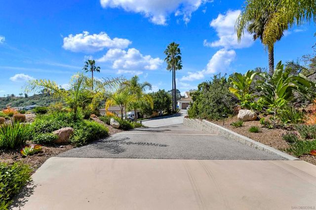 4390 Yuki Ln, Carlsbad, CA 92008