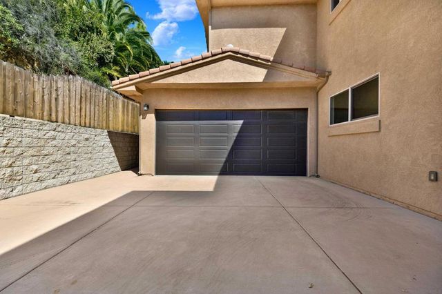 4390 Yuki Ln, Carlsbad, CA 92008