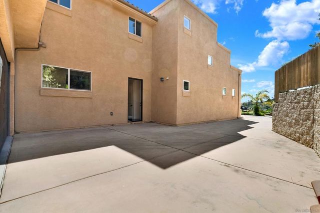 4390 Yuki Ln, Carlsbad, CA 92008