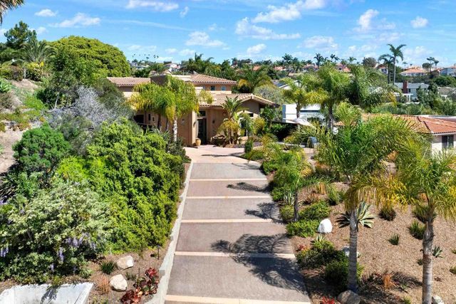 4390 Yuki Ln, Carlsbad, CA 92008