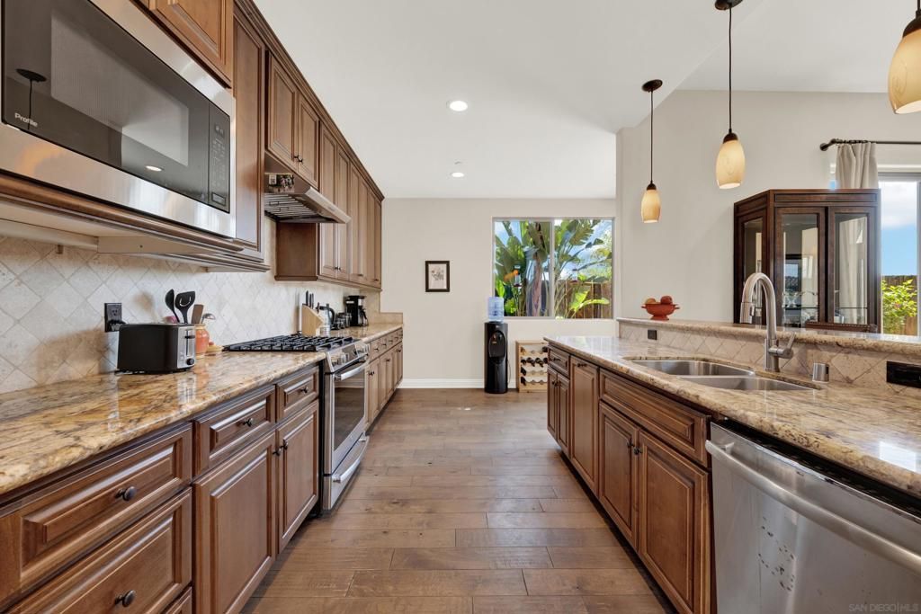 Image 13 of property listing at 4390 Yuki Ln, Carlsbad, CA 92008