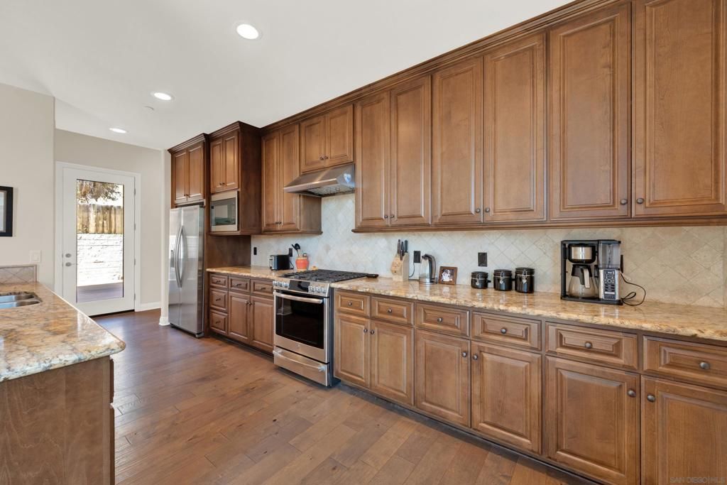 Image 14 of property listing at 4390 Yuki Ln, Carlsbad, CA 92008