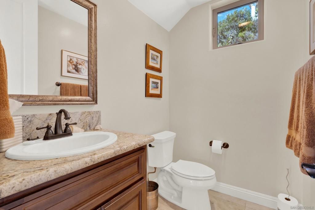 Image 17 of property listing at 4390 Yuki Ln, Carlsbad, CA 92008