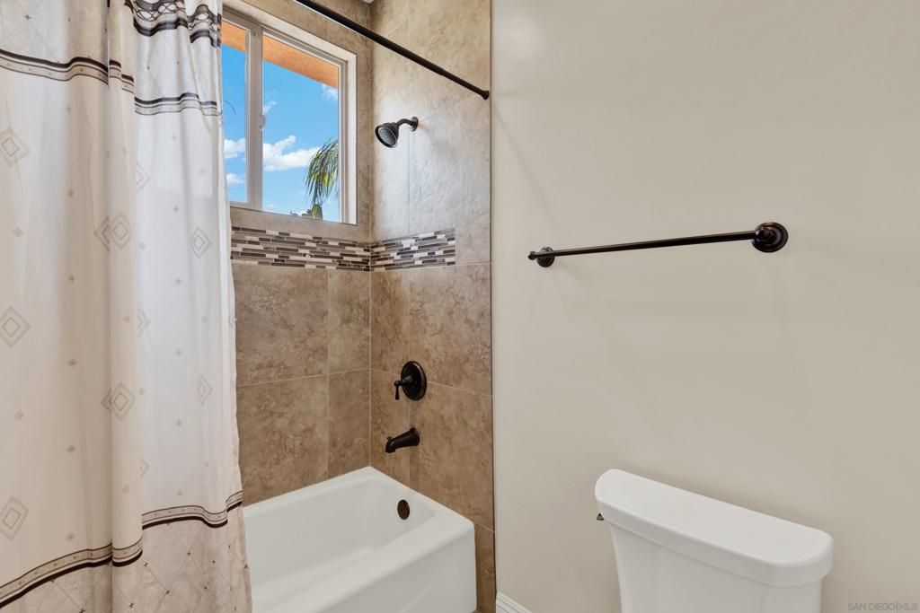 Image 35 of property listing at 4390 Yuki Ln, Carlsbad, CA 92008