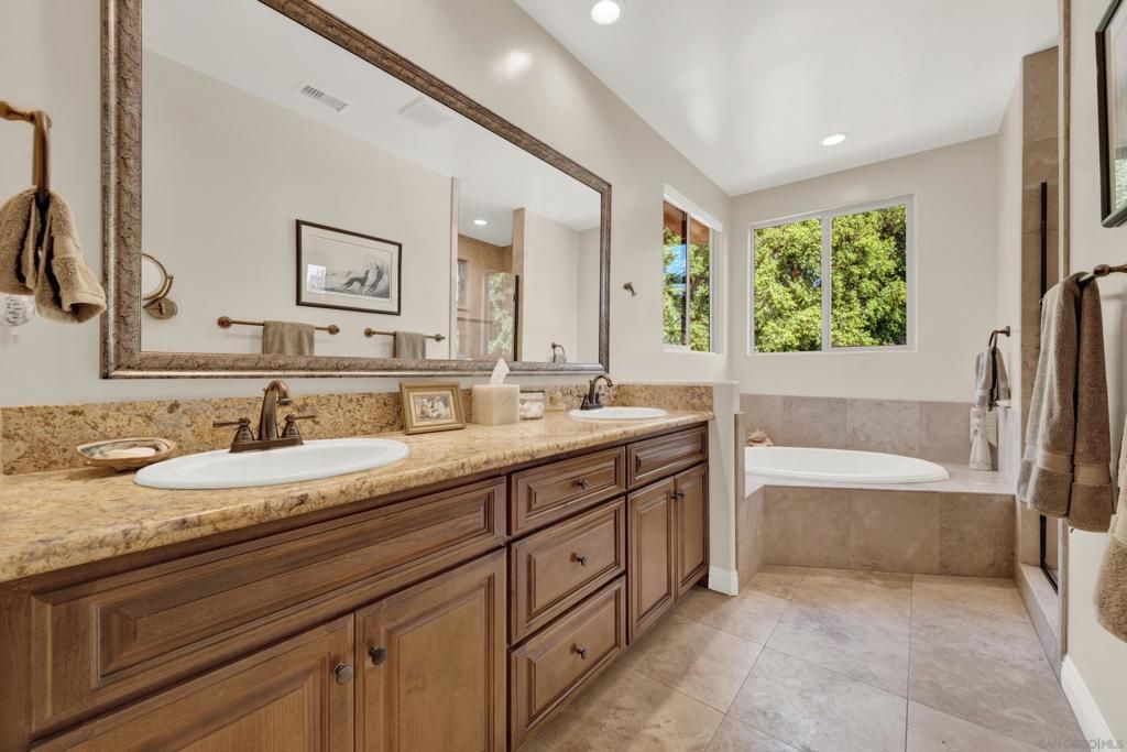 Image 44 of property listing at 4390 Yuki Ln, Carlsbad, CA 92008