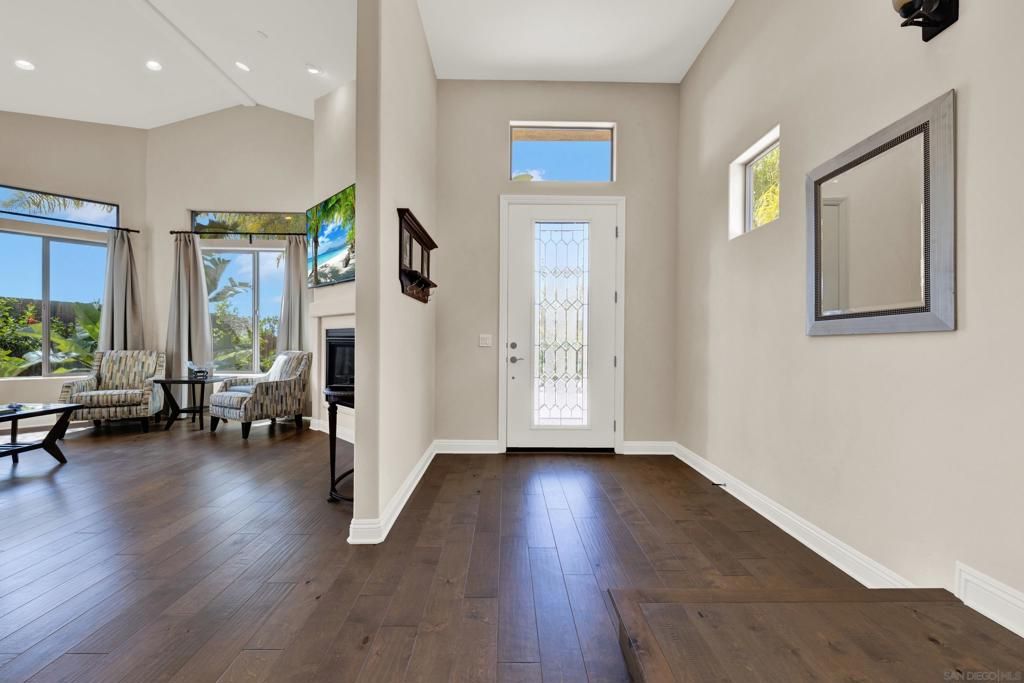 Image 5 of property listing at 4390 Yuki Ln, Carlsbad, CA 92008