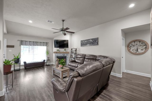 2010 Wickburn Drive, Spring, TX 77386