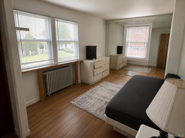 3280 radio Drive, Bronx, NY 10465