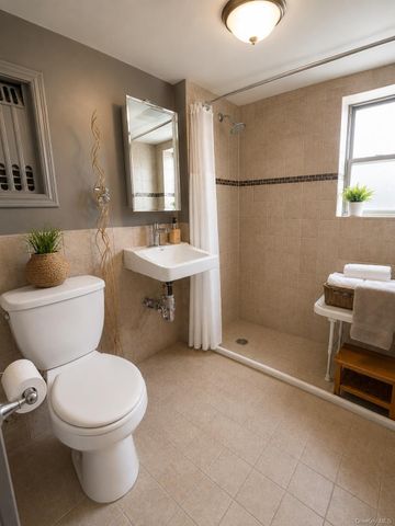 3280 radio Drive, Bronx, NY 10465