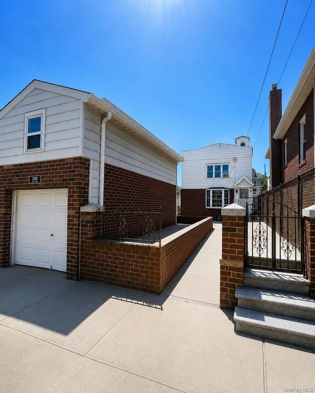 3280 radio Drive, Bronx, NY 10465