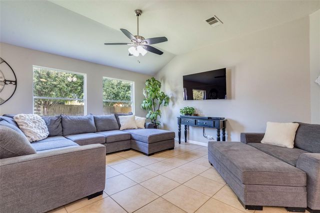 812 Dover Castle LN, Pflugerville, TX 78660
