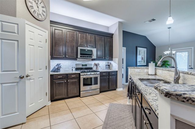 812 Dover Castle LN, Pflugerville, TX 78660
