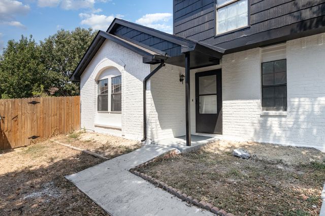 6767 Dandelion Drive, Fort Worth, TX 76137