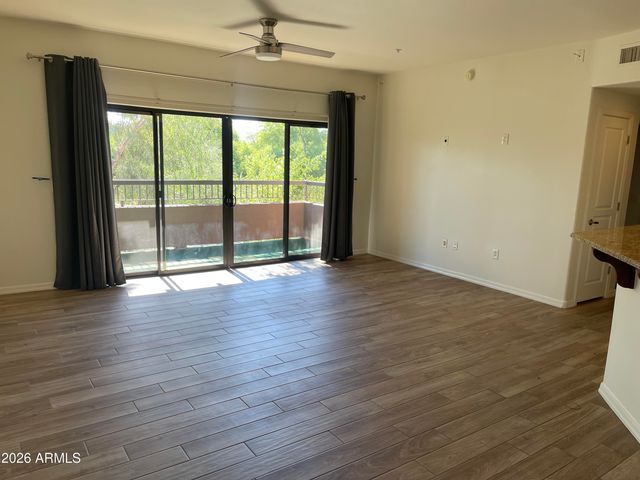 20660 N 40TH Street 2082, Phoenix, AZ 85050
