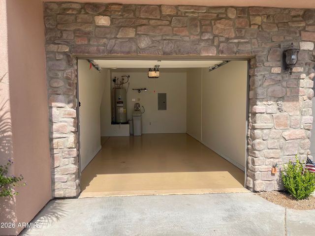 20660 N 40TH Street 2082, Phoenix, AZ 85050