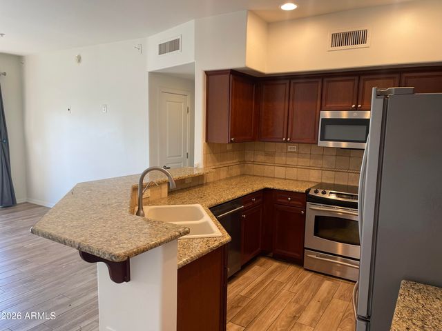 20660 N 40TH Street 2082, Phoenix, AZ 85050