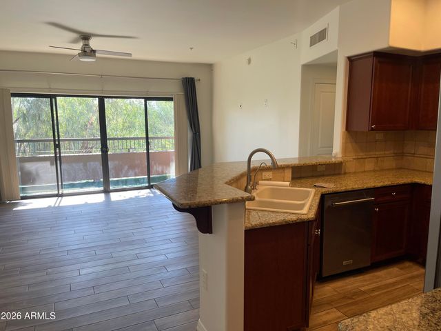 20660 N 40TH Street 2082, Phoenix, AZ 85050