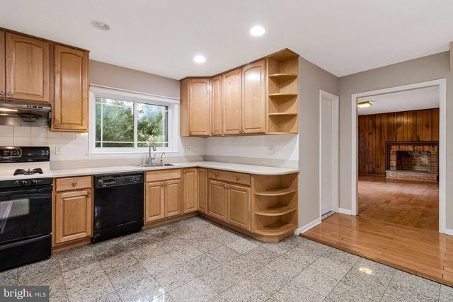 6011 BRADLEY BLVD, Bethesda, MD 20817