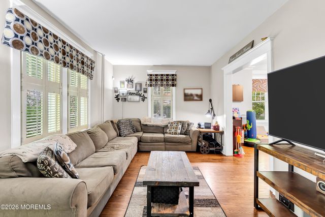 817 Washington Avenue, Palmyra, NJ 08065