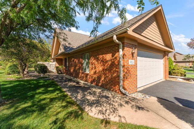 913 Westminster Lane, Munster, IN 46321