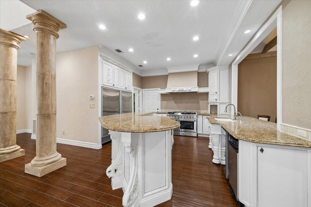 2303 Woods Estates Drive, Kingwood, TX 77339