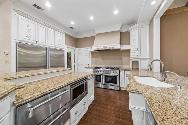 2303 Woods Estates Drive, Kingwood, TX 77339