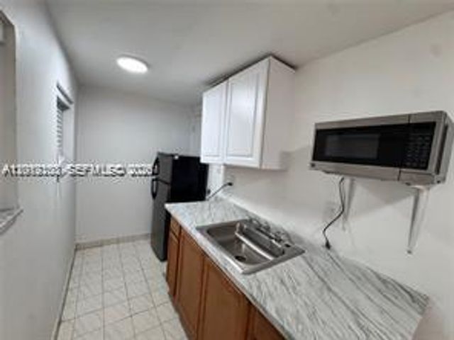 719 Glenn Pkwy, Hollywood, FL 33021