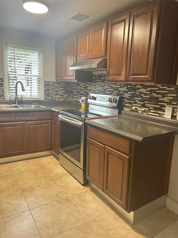719 Glenn Pkwy, Hollywood, FL 33021
