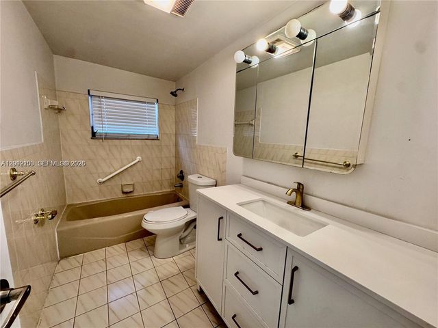 719 Glenn Pkwy, Hollywood, FL 33021