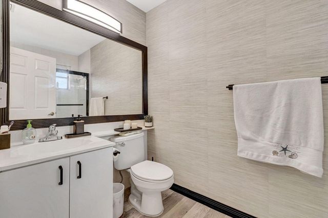 8320 WATERLINE Drive 201, Boynton Beach, FL 33472