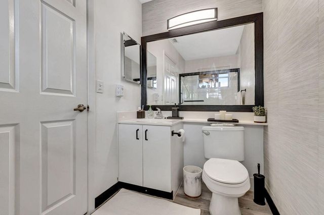 8320 WATERLINE Drive 201, Boynton Beach, FL 33472