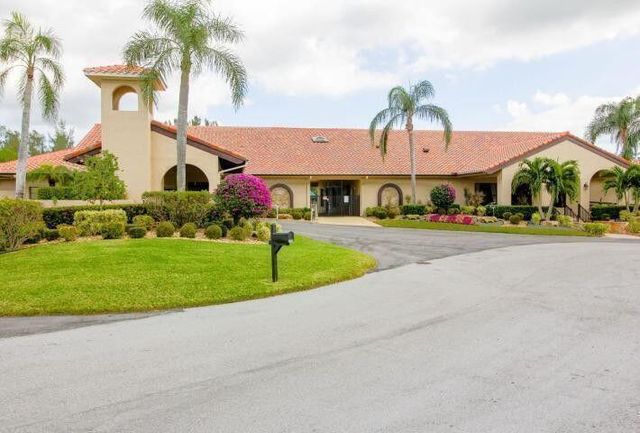 8320 WATERLINE Drive 201, Boynton Beach, FL 33472