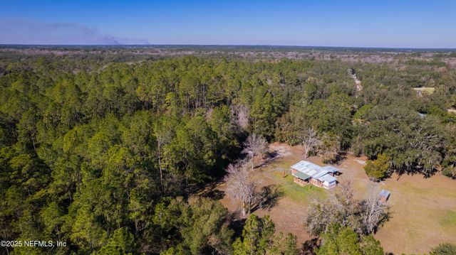 201 BEAVER Lane, Palatka, FL 32177