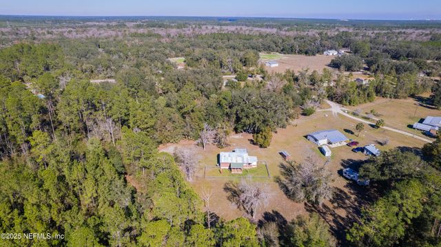 201 BEAVER Lane, Palatka, FL 32177