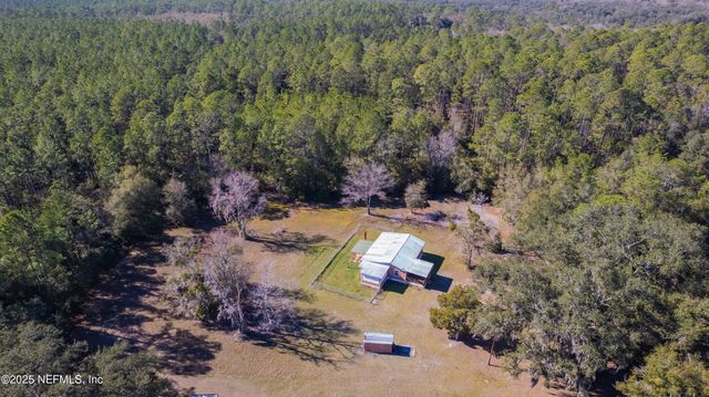 201 BEAVER Lane, Palatka, FL 32177
