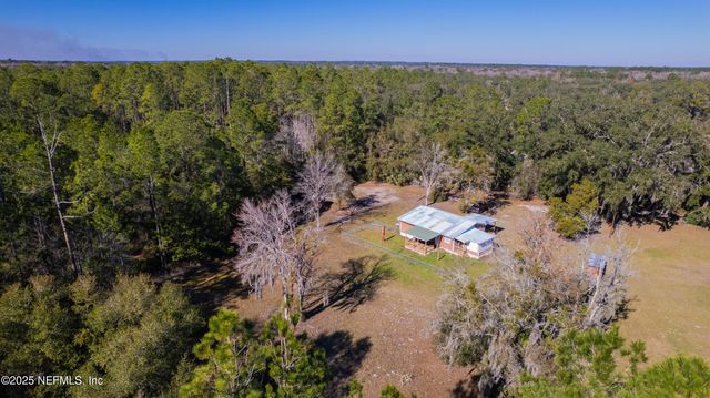 201 BEAVER Lane, Palatka, FL 32177