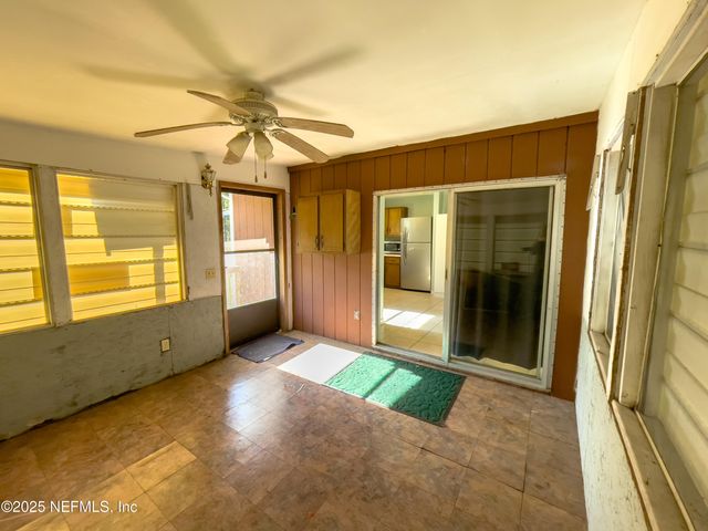 201 BEAVER Lane, Palatka, FL 32177