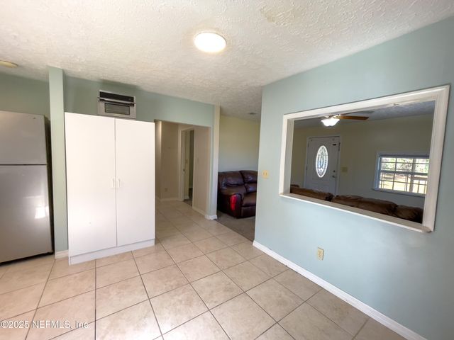 201 BEAVER Lane, Palatka, FL 32177