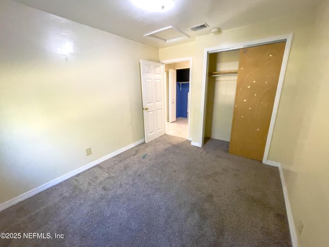 201 BEAVER Lane, Palatka, FL 32177
