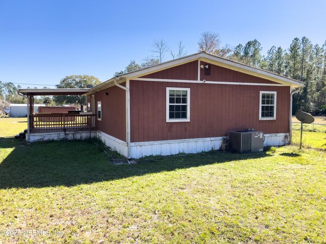 201 BEAVER Lane, Palatka, FL 32177