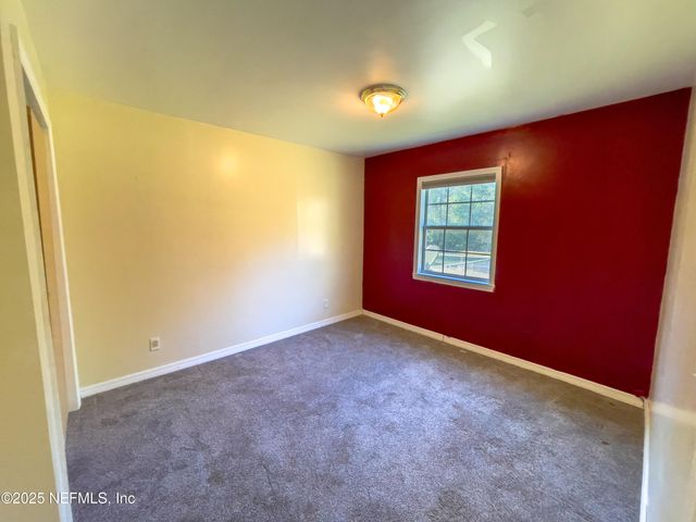 201 BEAVER Lane, Palatka, FL 32177