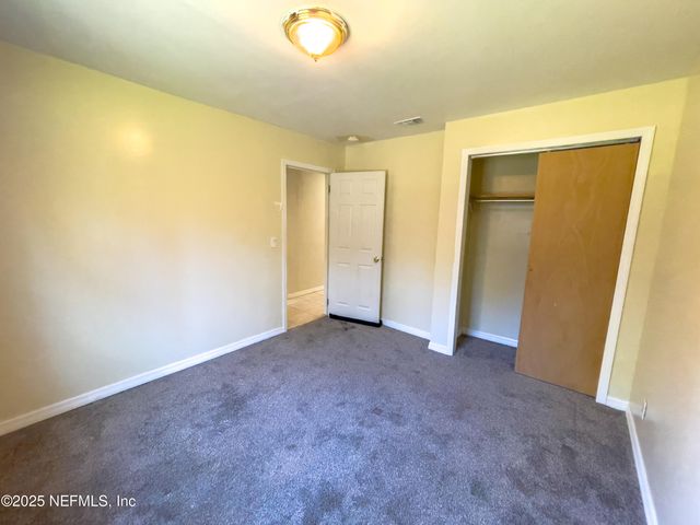 201 BEAVER Lane, Palatka, FL 32177
