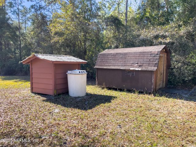 201 BEAVER Lane, Palatka, FL 32177