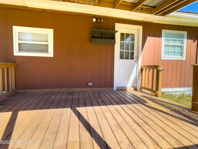 201 BEAVER Lane, Palatka, FL 32177