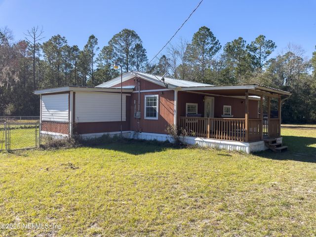 201 BEAVER Lane, Palatka, FL 32177